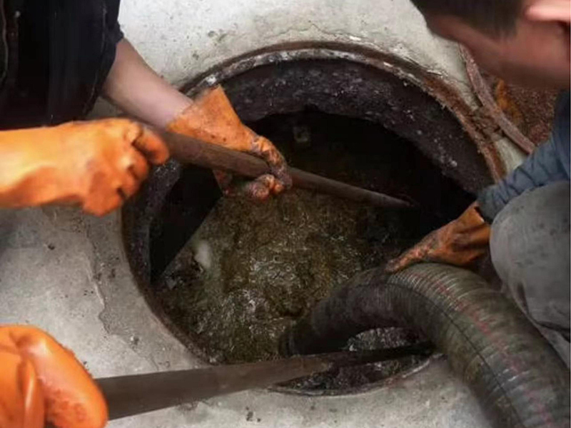 大安清理化粪池时如何避免沼气的危害?